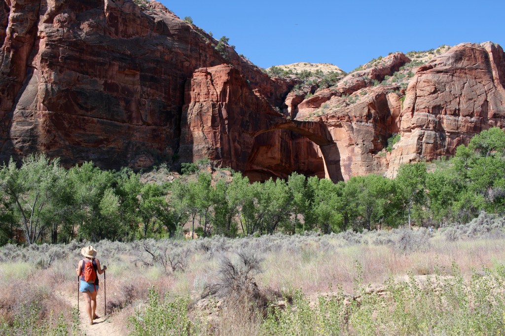 cramped up escalante hike